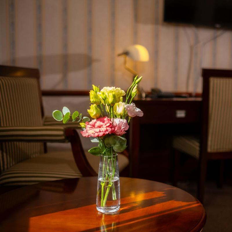 Hotel Golden Eagle Levice Eksteriør bilde