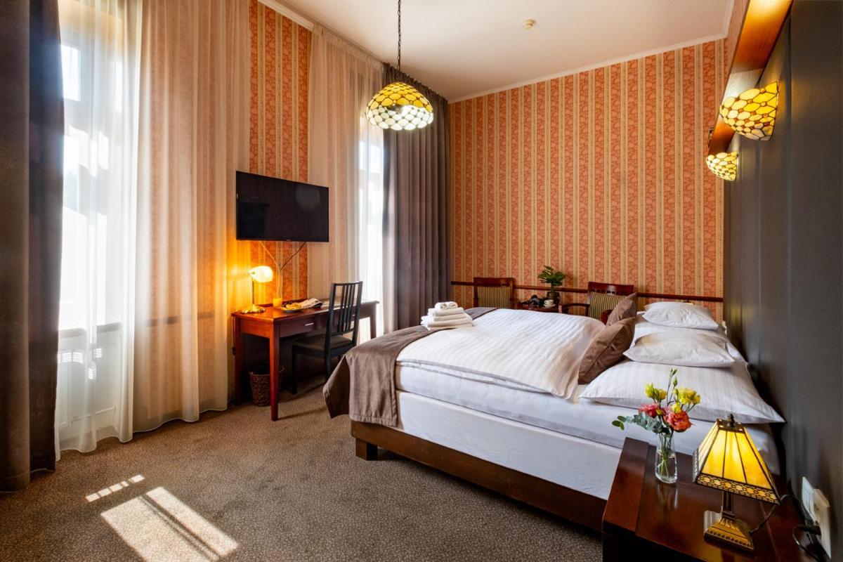 Hotel Golden Eagle Levice Eksteriør bilde